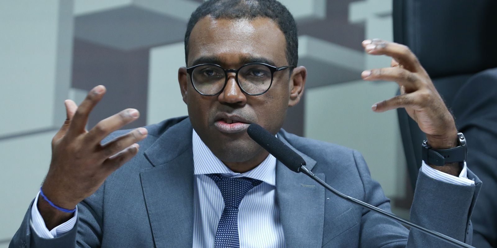 Banco Central Defende Diretor Ailton de Aquino em Acusação Sobre Operações do Master