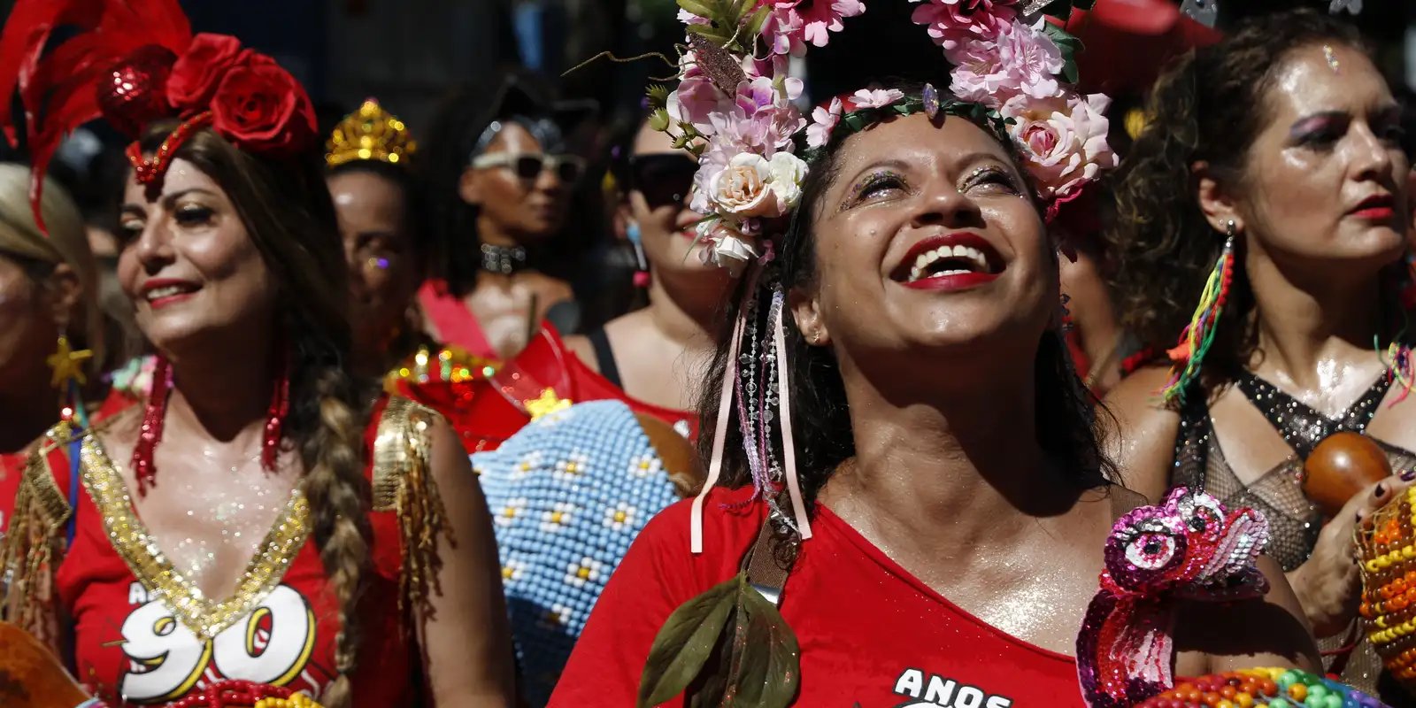 Além da Folia: O Carnaval Como Espelho Cultural e Laço Social no Brasil