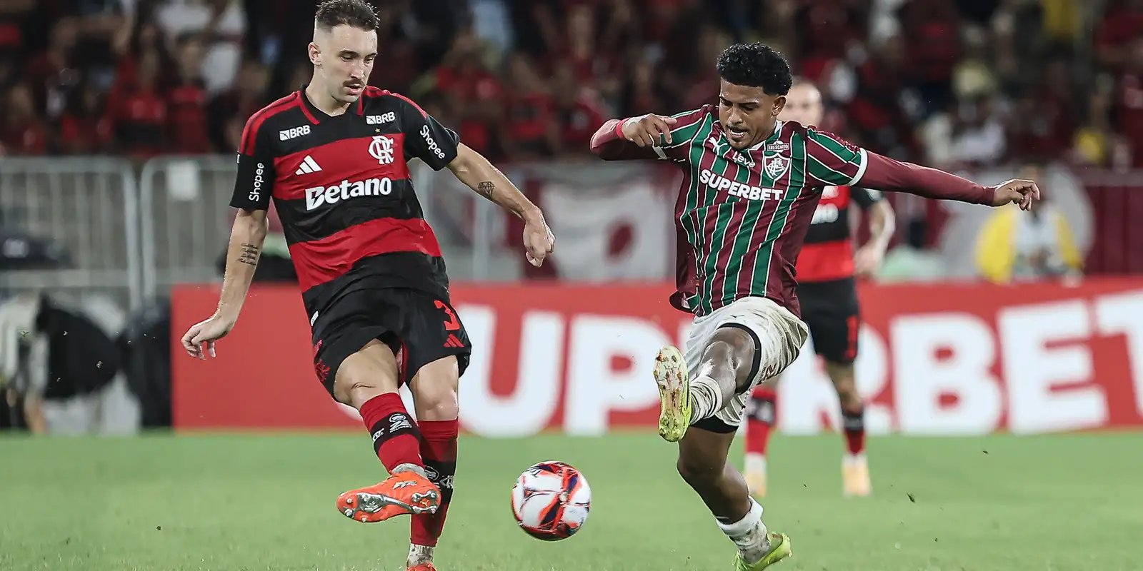 Clássico das Multidões Decide o Campeonato Carioca: Fluminense e Flamengo em Confronto Épico