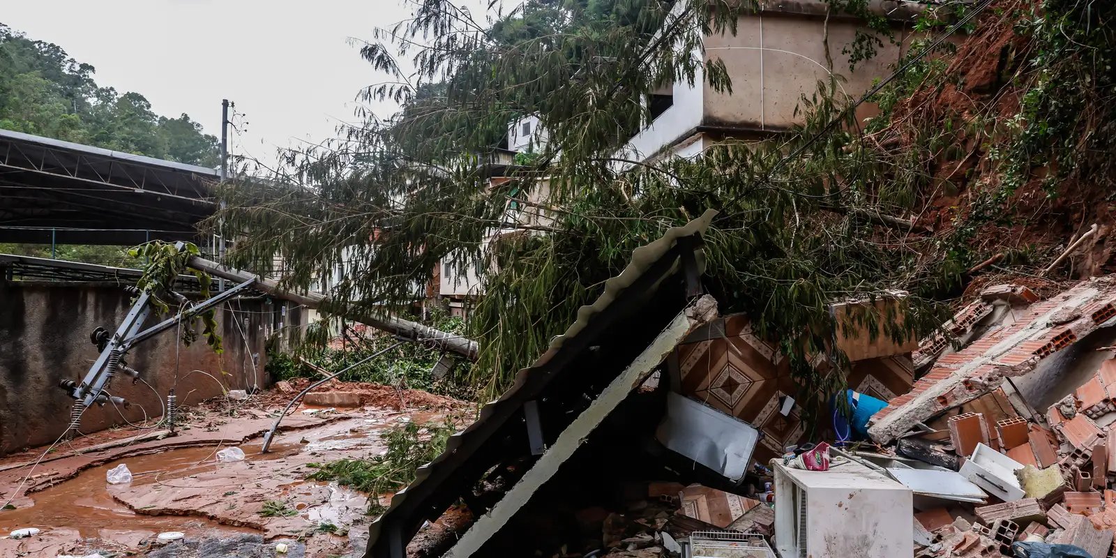 Governo Federal Lança Amplo Pacote de Reconstrução e Auxílio Direto para Vítimas das Enchentes em Minas Gerais