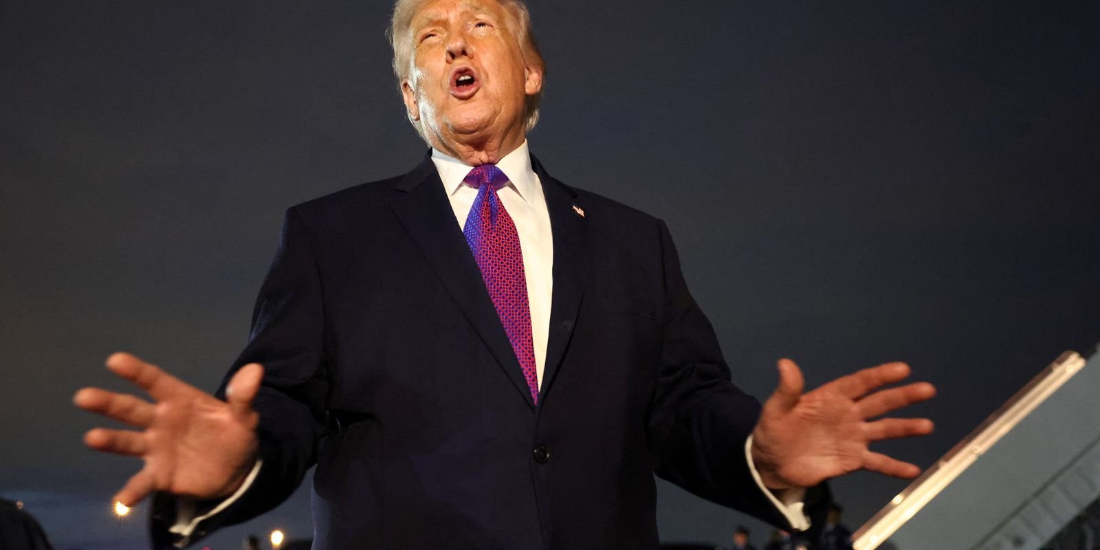 Trump Endurece Retórica Contra Irã, Projeta Vitórias e Minimiza Impactos no Petróleo em Discurso Nacional