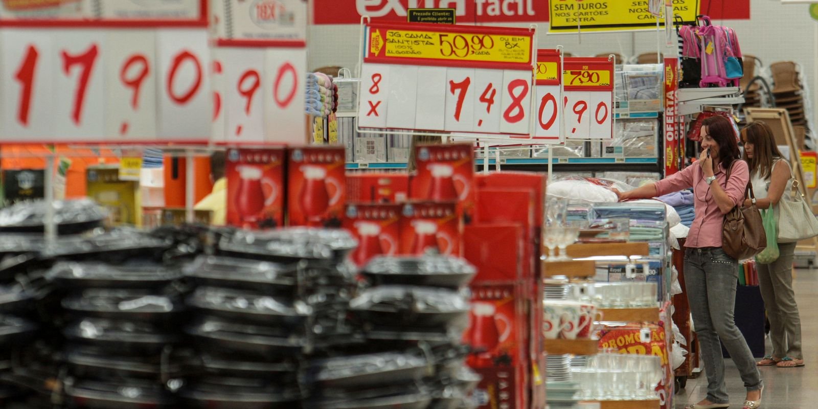 Mercado Financeiro Eleva Previsão de Inflação para 4,36% em Meio a Tensões Globais