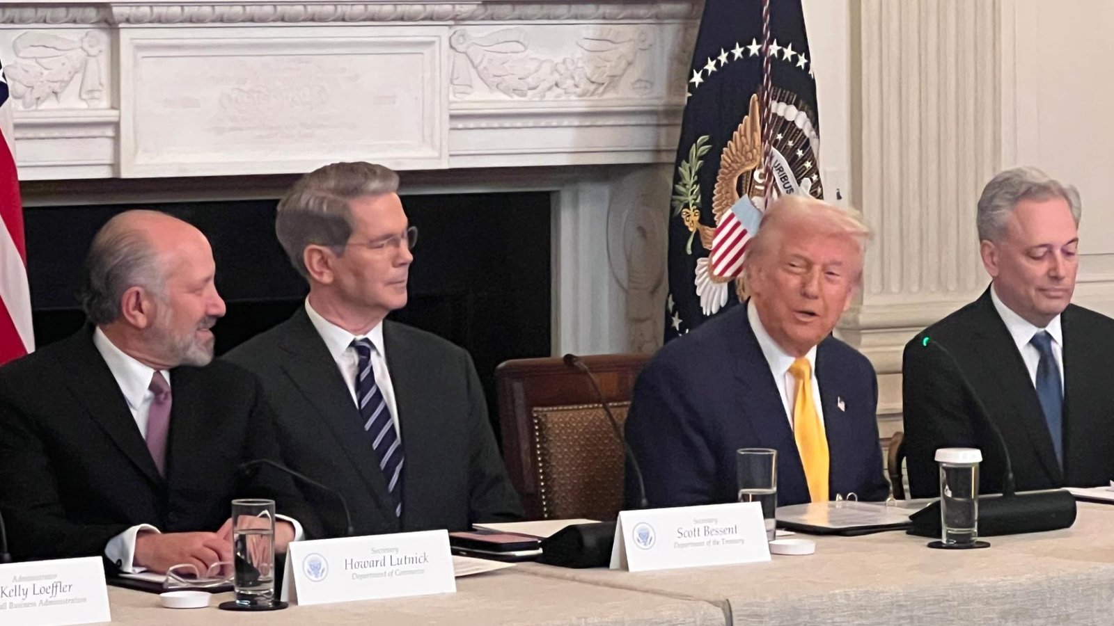 Donald Trump Previsto para Reunião Estratégica com CEOs de Cripto, IA e Mercados Preditivos