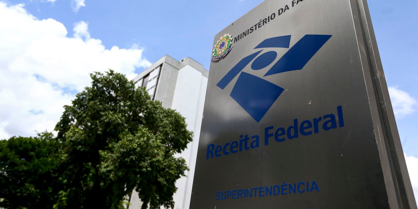 Reforma Tributária: Preenchimento de CBS e IBS Inicia em Documentos Fiscais Eletrônicos com Cronograma Escalonado