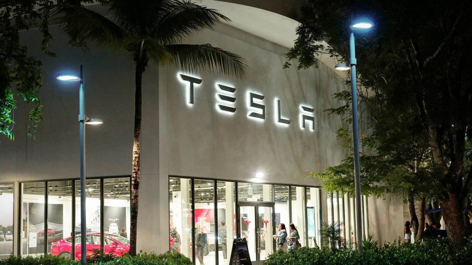 A Mudança de Rota da Tesla: IA e Robótica Dominam Discursos de Elon Musk