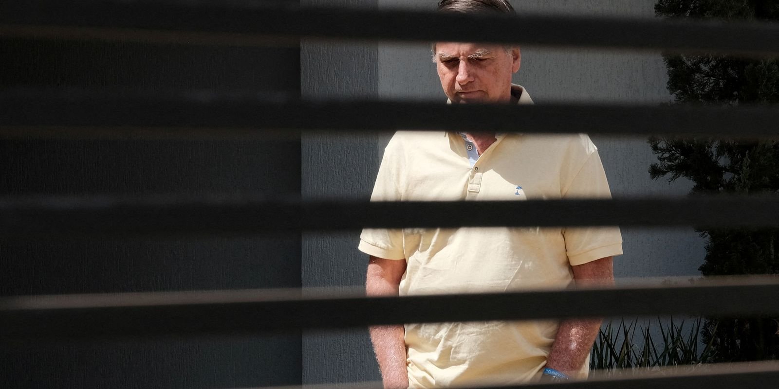 Defesa de Jair Bolsonaro Pede Suspensão de Pena ao STF em Meio a Revisão Criminal