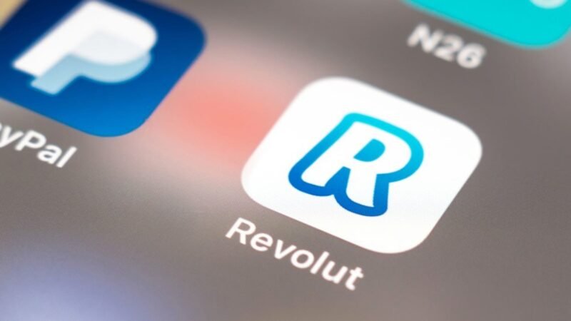 Revolut Cai em Fraude Governamental: Dados de Clientes, Incluindo Atividade Bitcoin e Passaportes, Expostos