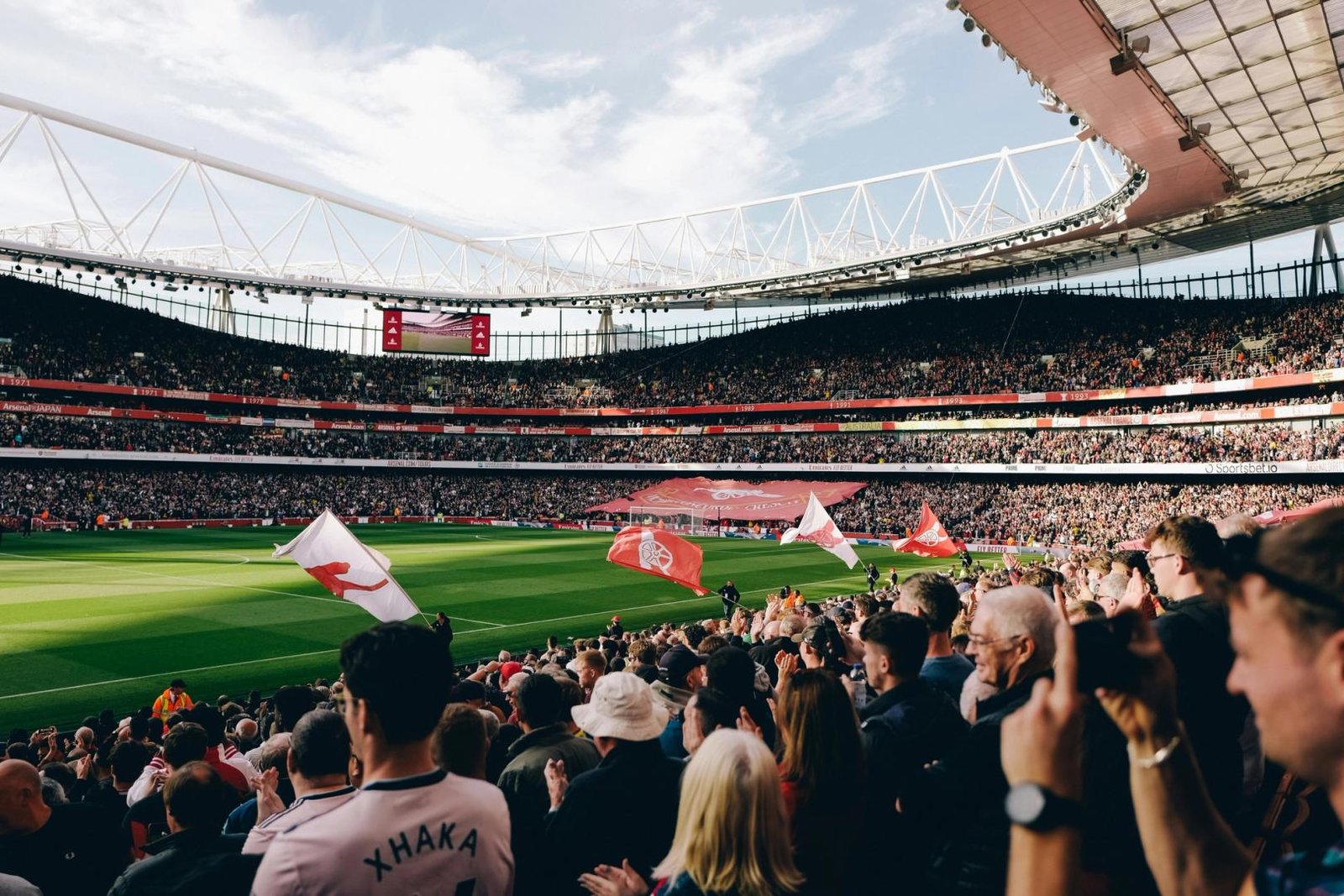 Agência Nacional do Crime Britânica Congela Conta da Premier League em Sonda de Criptocrime