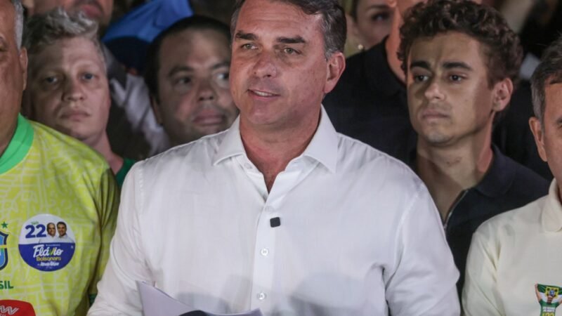 Polícia Federal Cancela Passaportes de Flávio Bolsonaro por Descumprimento de Ordem Judicial