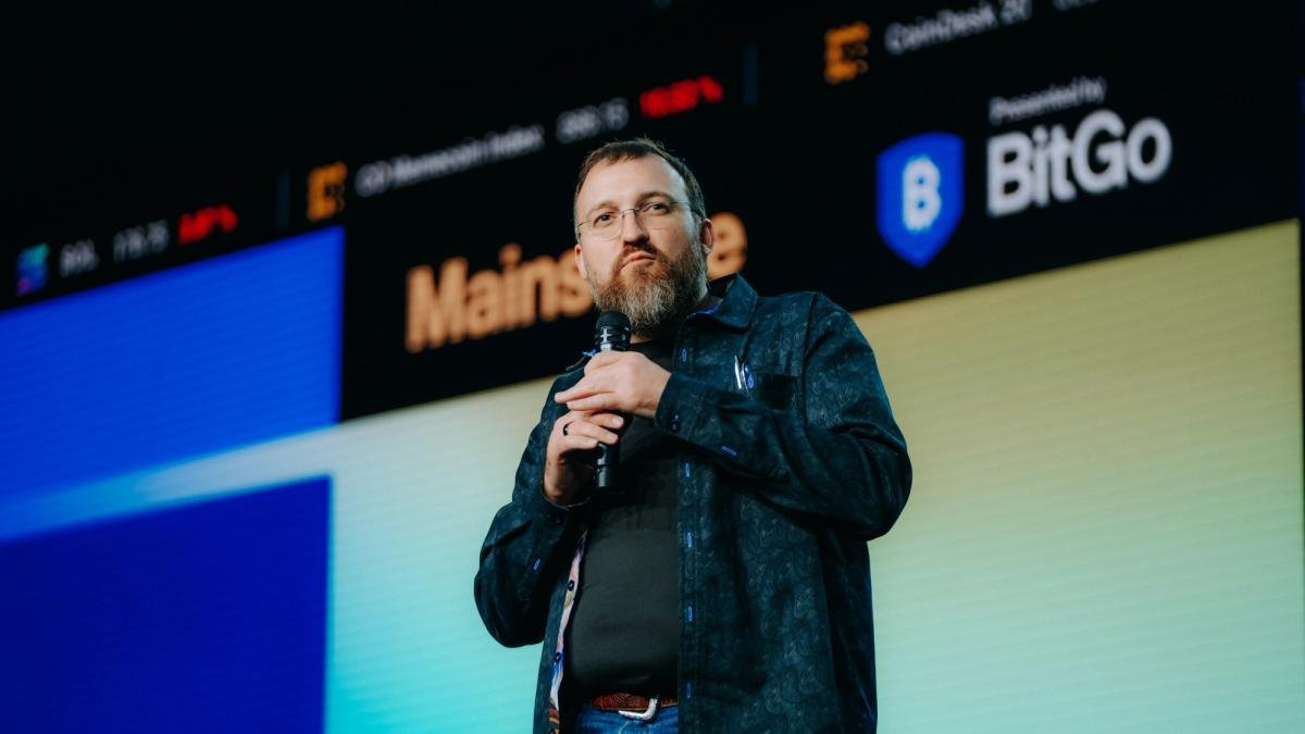 Charles Hoskinson Revela Desenvolvimento de Nova Linguagem de Programação para a Rede Cardano