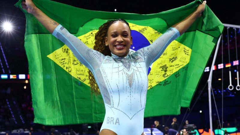 Rebeca Andrade Faz História com o Tricampeonato Mundial no Salto