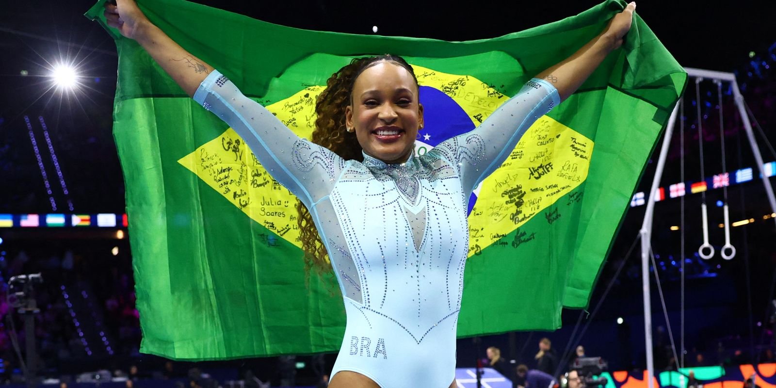 Rebeca Andrade Faz História com o Tricampeonato Mundial no Salto