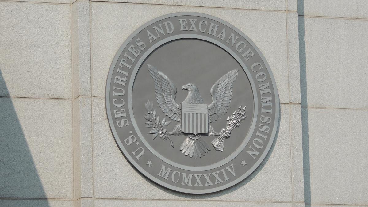 A Encruzilhada Regulamentar: Por Que Exchanges Centralizadas Recusam Tokens Cripto ‘Legado’ Sem Imunidade da SEC