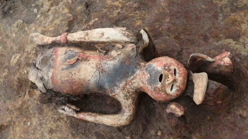 Descoberta Arqueológica Revela Estátua de Xamã Feminina de 1.500 Anos do Período Kofun no Japão