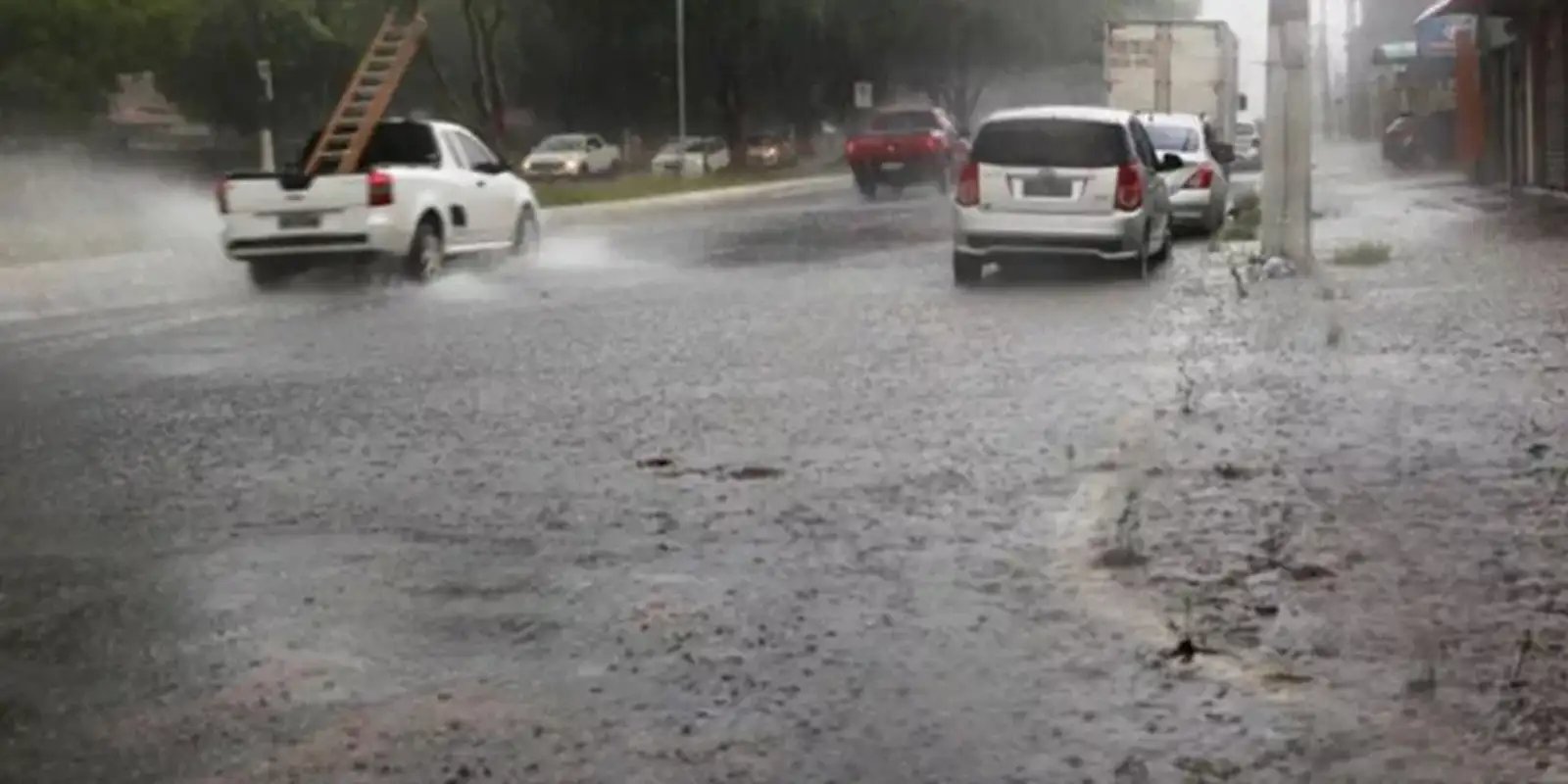 Novo Canal de Umidade Desencadeia Chuvas e Alertas de Tempestade pelo Brasil