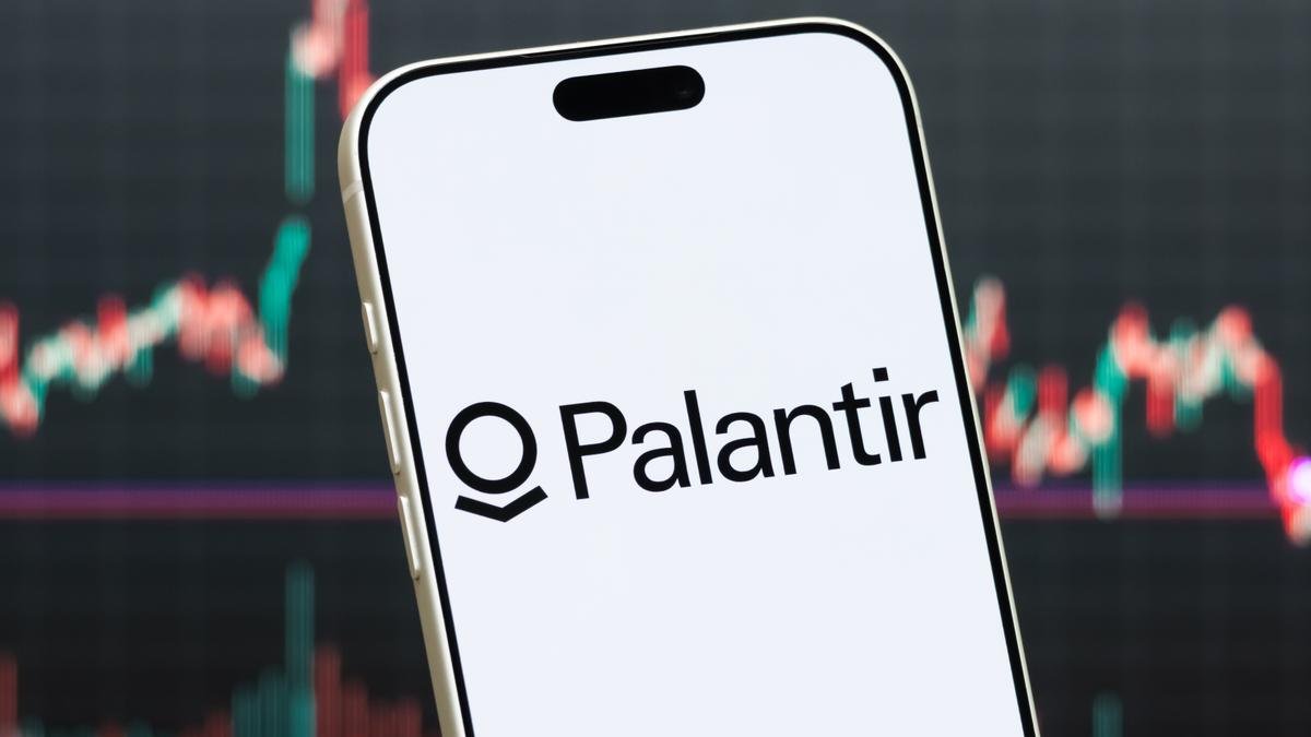 Europa em Risco de Ficar para Trás na IA, Alerta Palantir, Repetindo Erros da Era da Internet