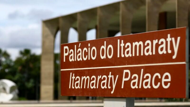 Itamaraty Acusa Presidente Argentino de Ingerência Eleitoral e Reitera Defesa da Soberania Brasileira