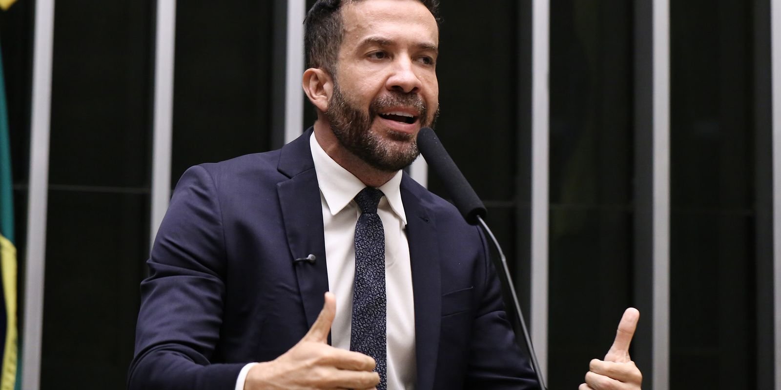 Deputado André Janones é Internado na UTI com Arritmia Cardíaca em São Paulo