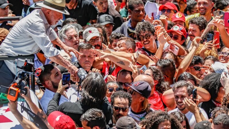 Lula Defende Redução da Jornada de Trabalho e Critica Adversários em Ato de Campanha no DF