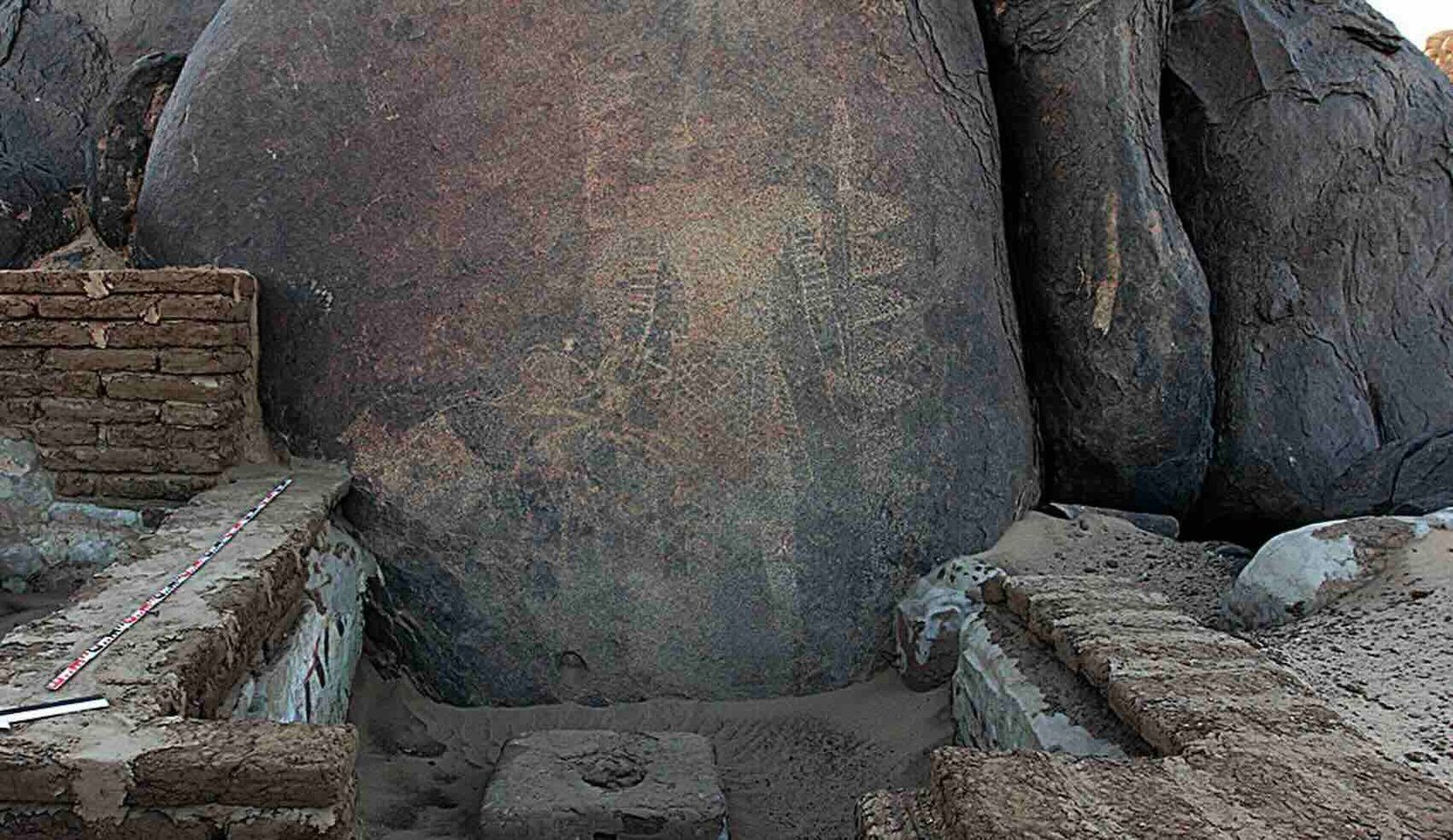 O Enigma do Gigante de Miseeda: Nova Pesquisa Revela Pistas sobre o Sentinela de Pedra no Sudão